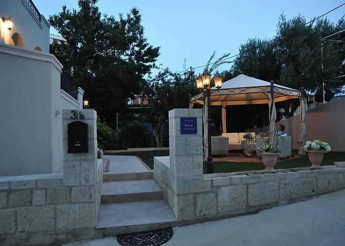 Villa Sime & Cvita *